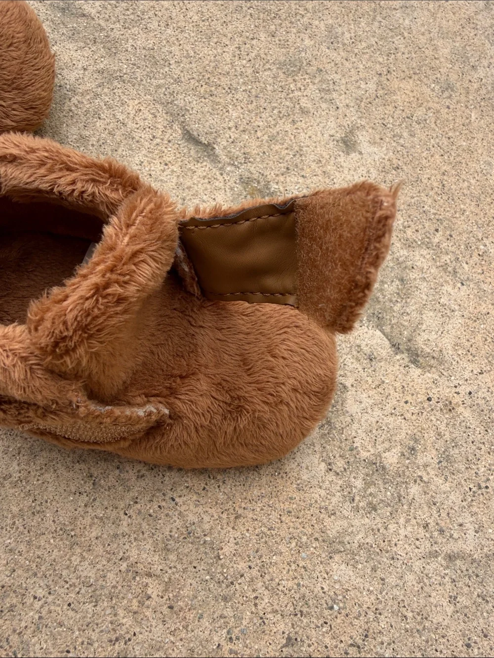 UGG Bixbee Infant/Toddler Chestnut Bootie Size 4/5